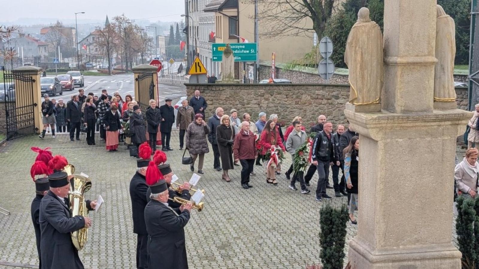 Zdjęcie w galerii na portalu naszwodzislaw.com: Pszów uczcił Narodowe Święto Niepodległości [FOTO] wiadomości z regionu