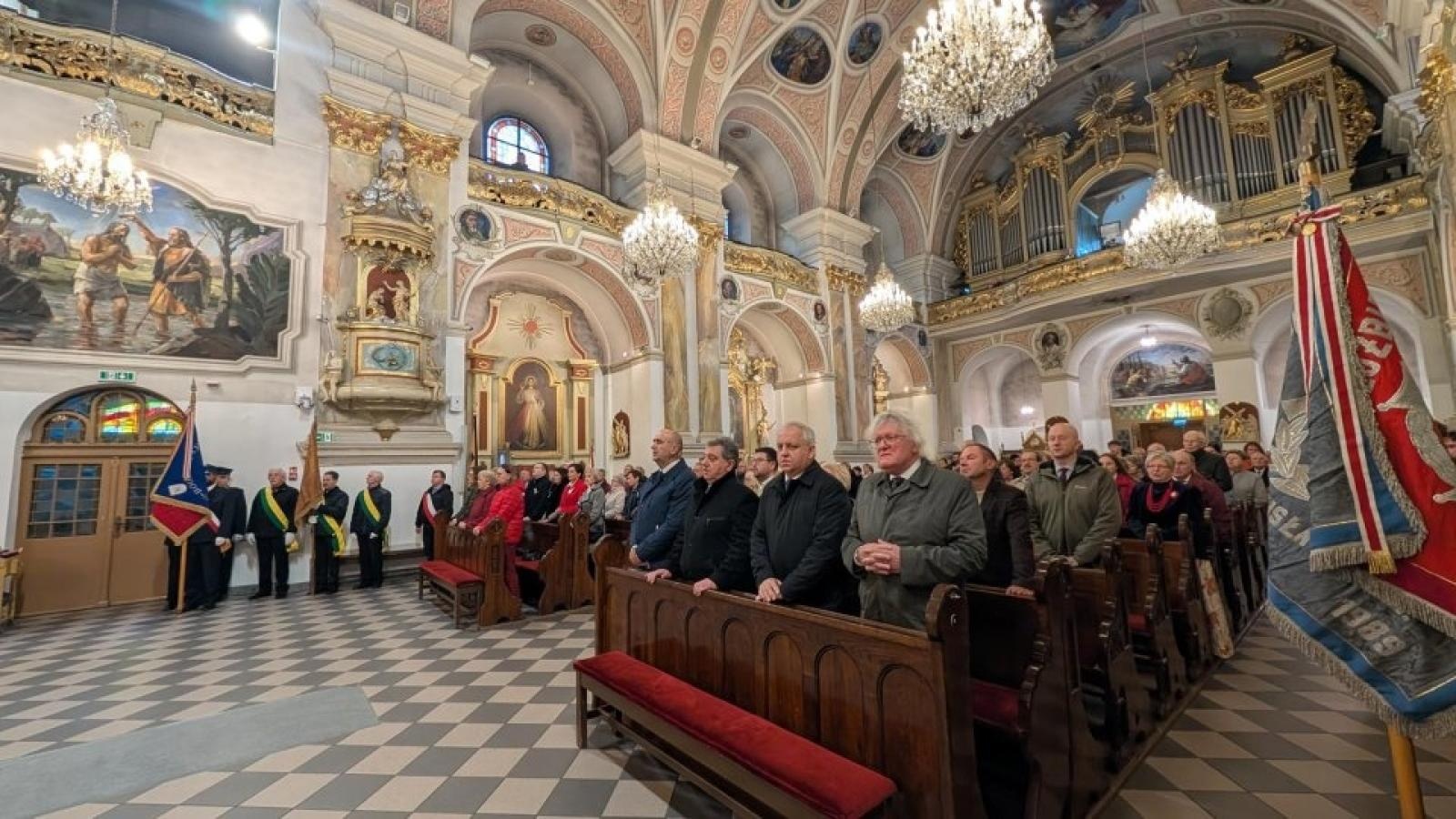 Zdjęcie w galerii na portalu naszwodzislaw.com: Pszów uczcił Narodowe Święto Niepodległości [FOTO] wiadomości z regionu