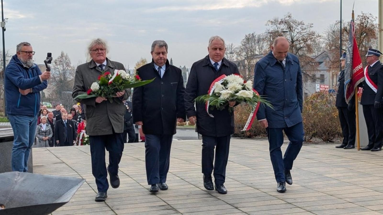 Zdjęcie w galerii na portalu naszwodzislaw.com: Pszów uczcił Narodowe Święto Niepodległości [FOTO] wiadomości z regionu