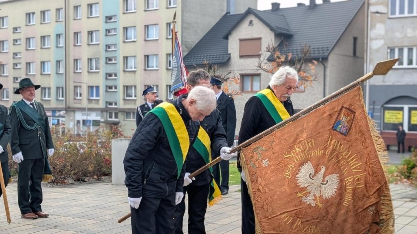 Zdjęcie w galerii na portalu naszwodzislaw.com: Pszów uczcił Narodowe Święto Niepodległości [FOTO] wiadomości z regionu