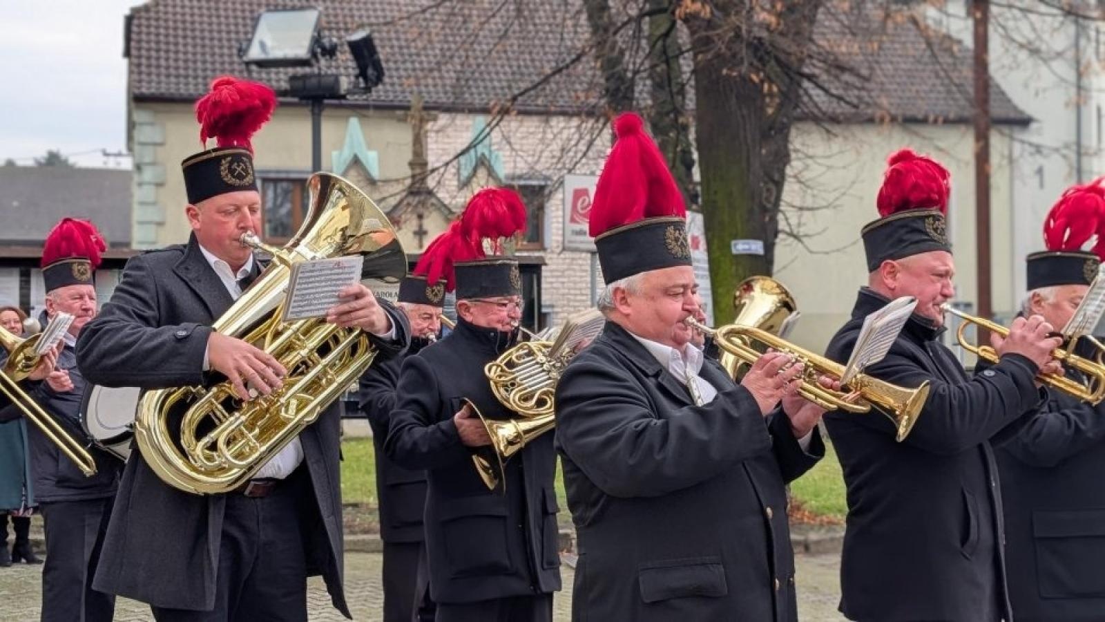 Zdjęcie w galerii na portalu naszwodzislaw.com: Pszów uczcił Narodowe Święto Niepodległości [FOTO] wiadomości z regionu
