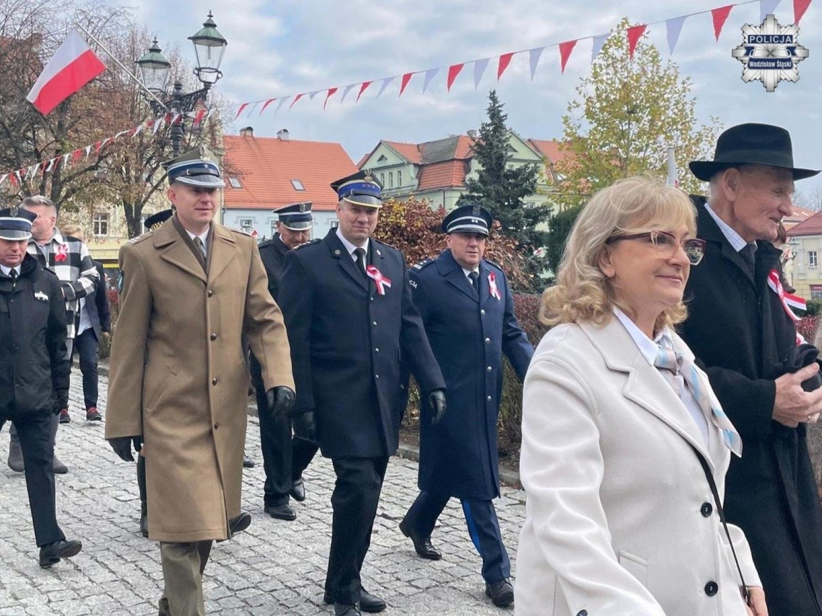 Zdjęcie w galerii na portalu naszwodzislaw.com: Policjanci czuwali nad bezpiecznym przebiegiem uroczystości w Wodzisławiu Ślaskim wiadomości z regionu