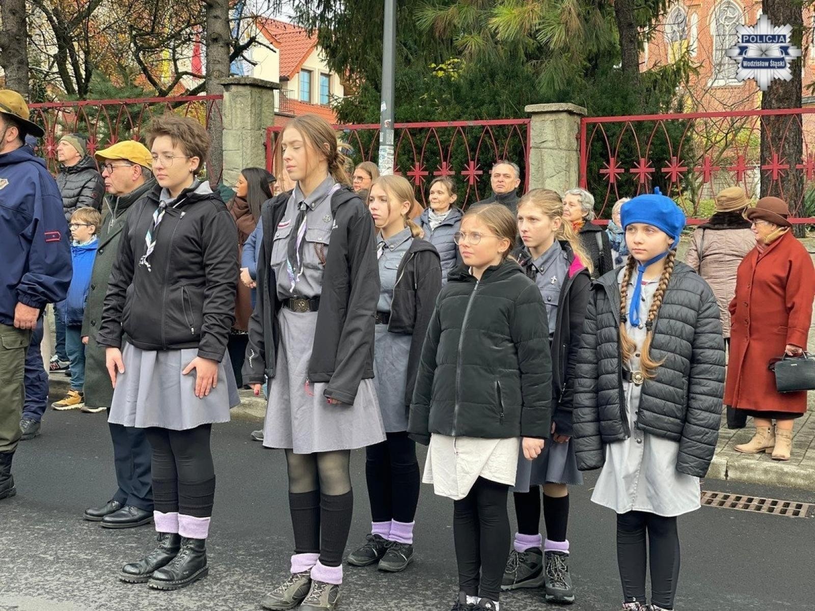 Zdjęcie w galerii na portalu naszwodzislaw.com: Policjanci czuwali nad bezpiecznym przebiegiem uroczystości w Wodzisławiu Ślaskim wiadomości z regionu