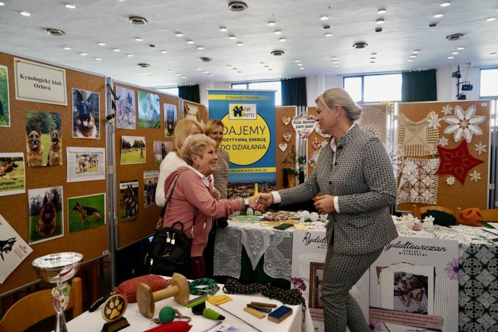 Zdjęcie w galerii na portalu naszwodzislaw.com: Rydułtowskie stowarzyszenia na Festiwalu Stowarzyszeń w Orlovej [FOTO] wiadomości z regionu