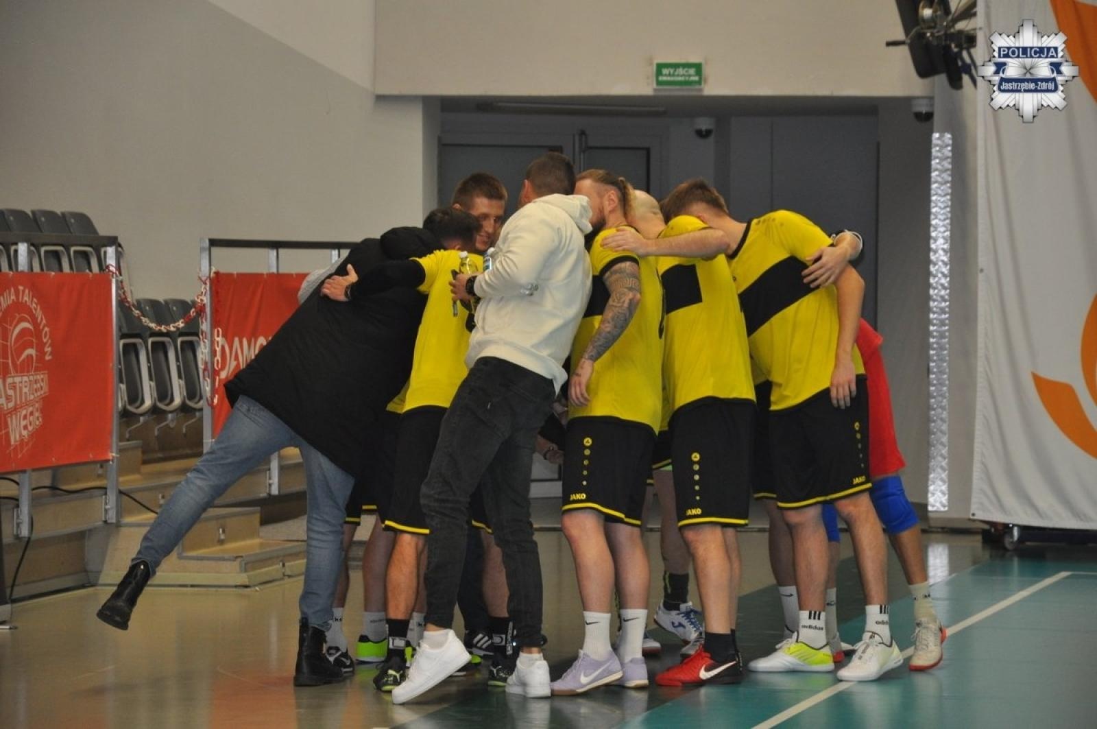 Zdjęcie w galerii na portalu naszwodzislaw.com: II turniej futsalu służb mundurowych w Jastrzębiu-Zdroju wiadomości z regionu