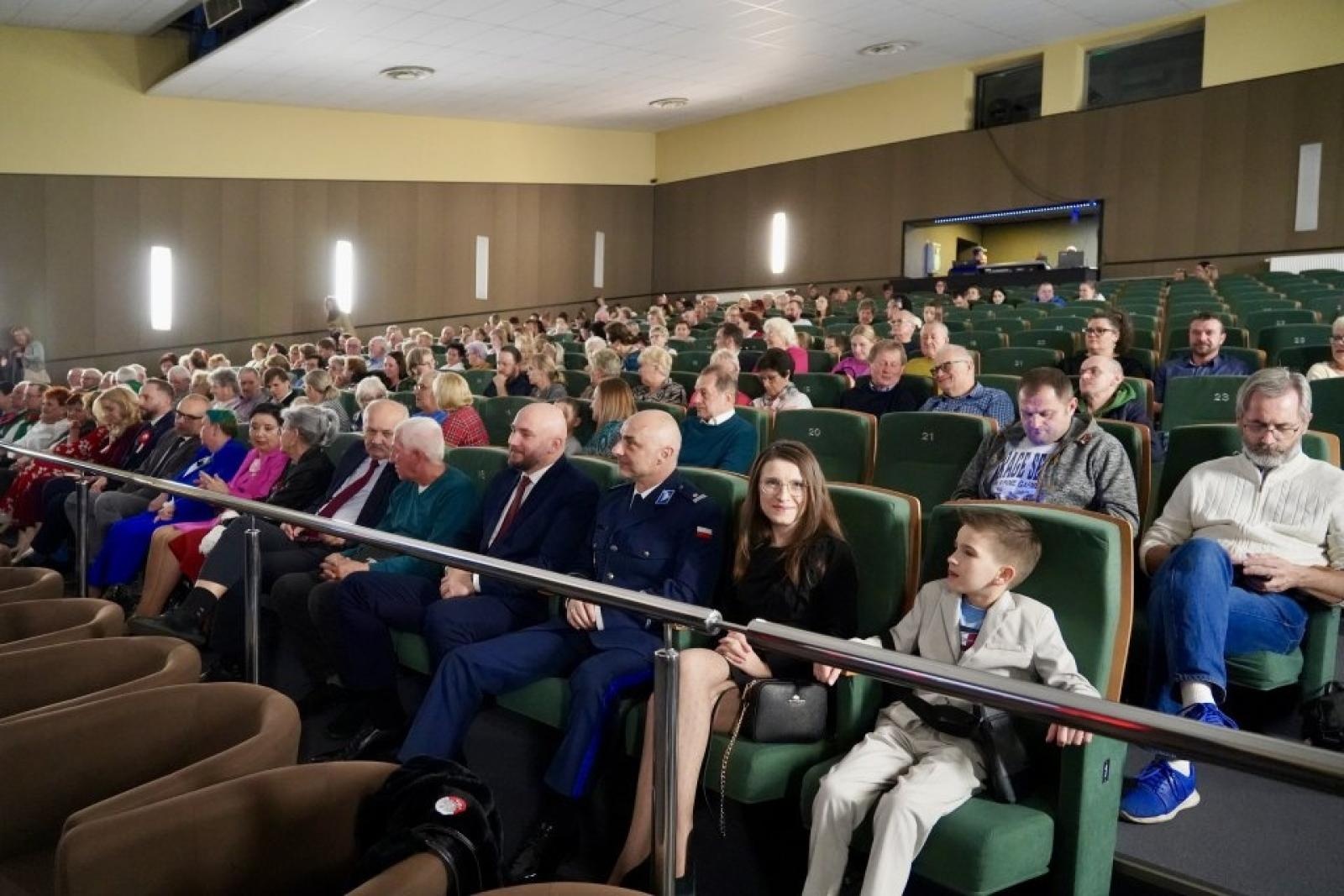 Zdjęcie w galerii na portalu naszwodzislaw.com: Rydułtowy: Wydarzenie dla Niepodległej. Wspólne świętowanie w biało-czerwonych barwach [FOTO] wiadomości z regionu