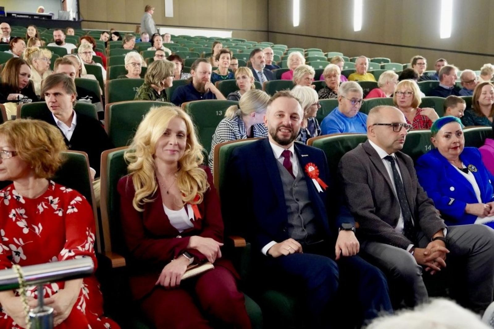 Zdjęcie w galerii na portalu naszwodzislaw.com: Rydułtowy: Wydarzenie dla Niepodległej. Wspólne świętowanie w biało-czerwonych barwach [FOTO] wiadomości z regionu