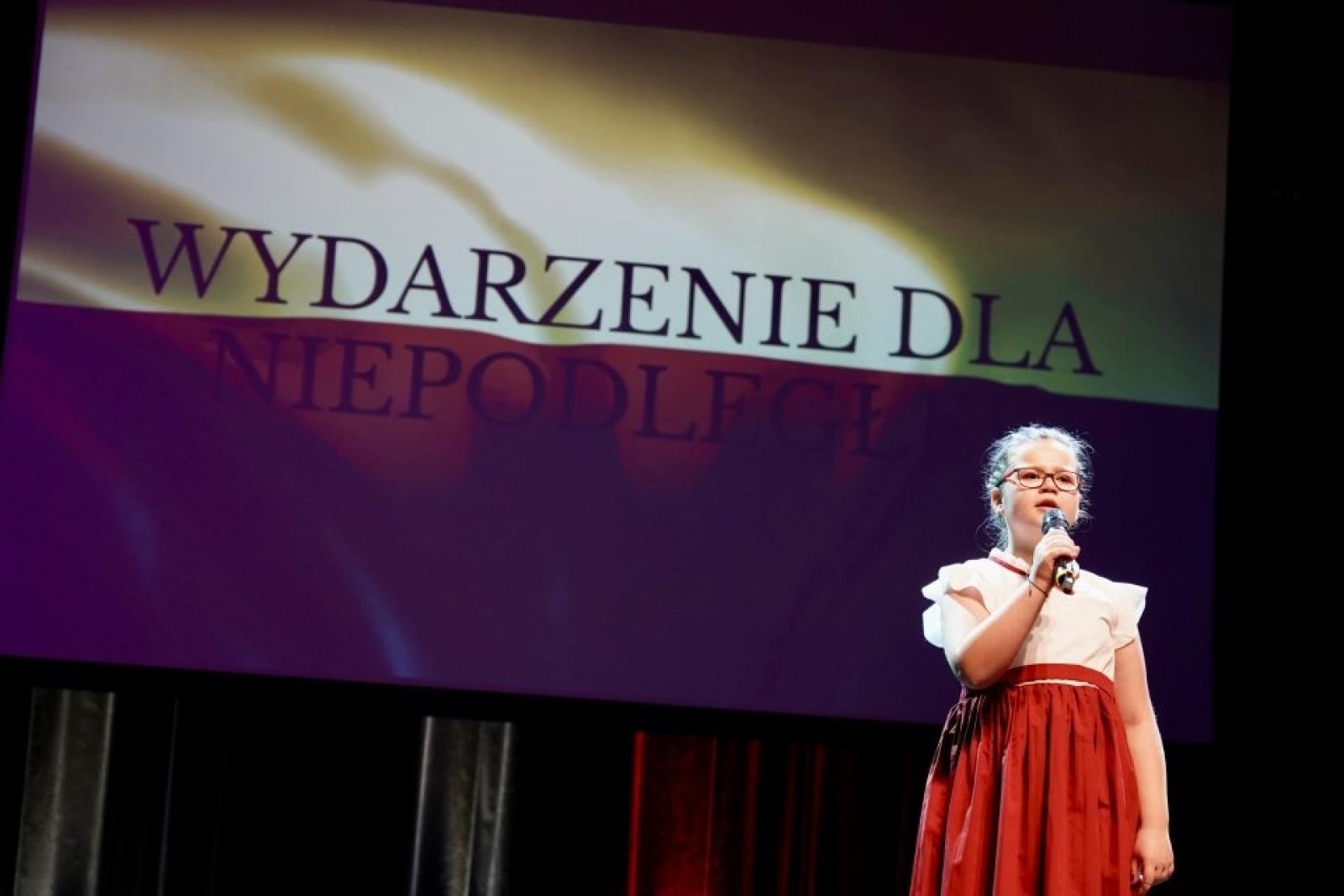 Zdjęcie w galerii na portalu naszwodzislaw.com: Rydułtowy: Wydarzenie dla Niepodległej. Wspólne świętowanie w biało-czerwonych barwach [FOTO] wiadomości z regionu