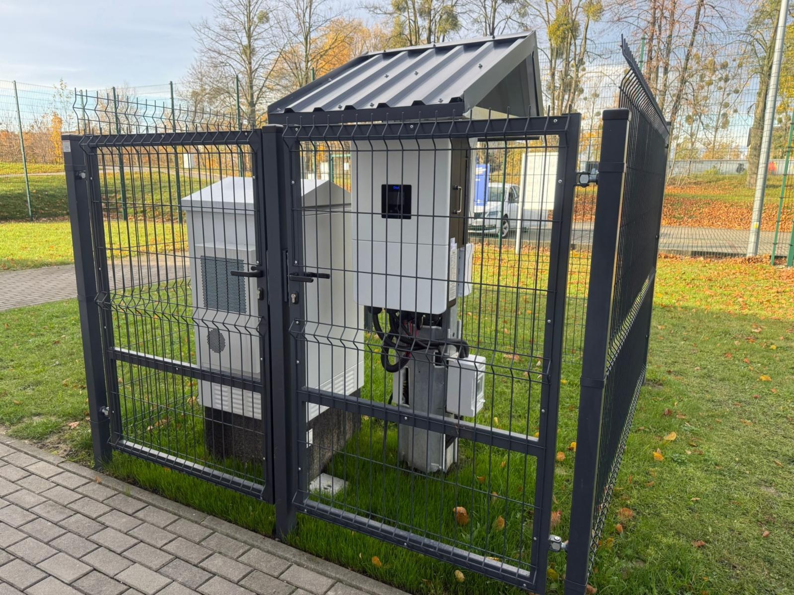 Zdjęcie w galerii na portalu naszwodzislaw.com: W Pszowie zakończył się projekt pn. Montaż instalacji OZE na budynkach użyteczności publicznej wiadomości z regionu