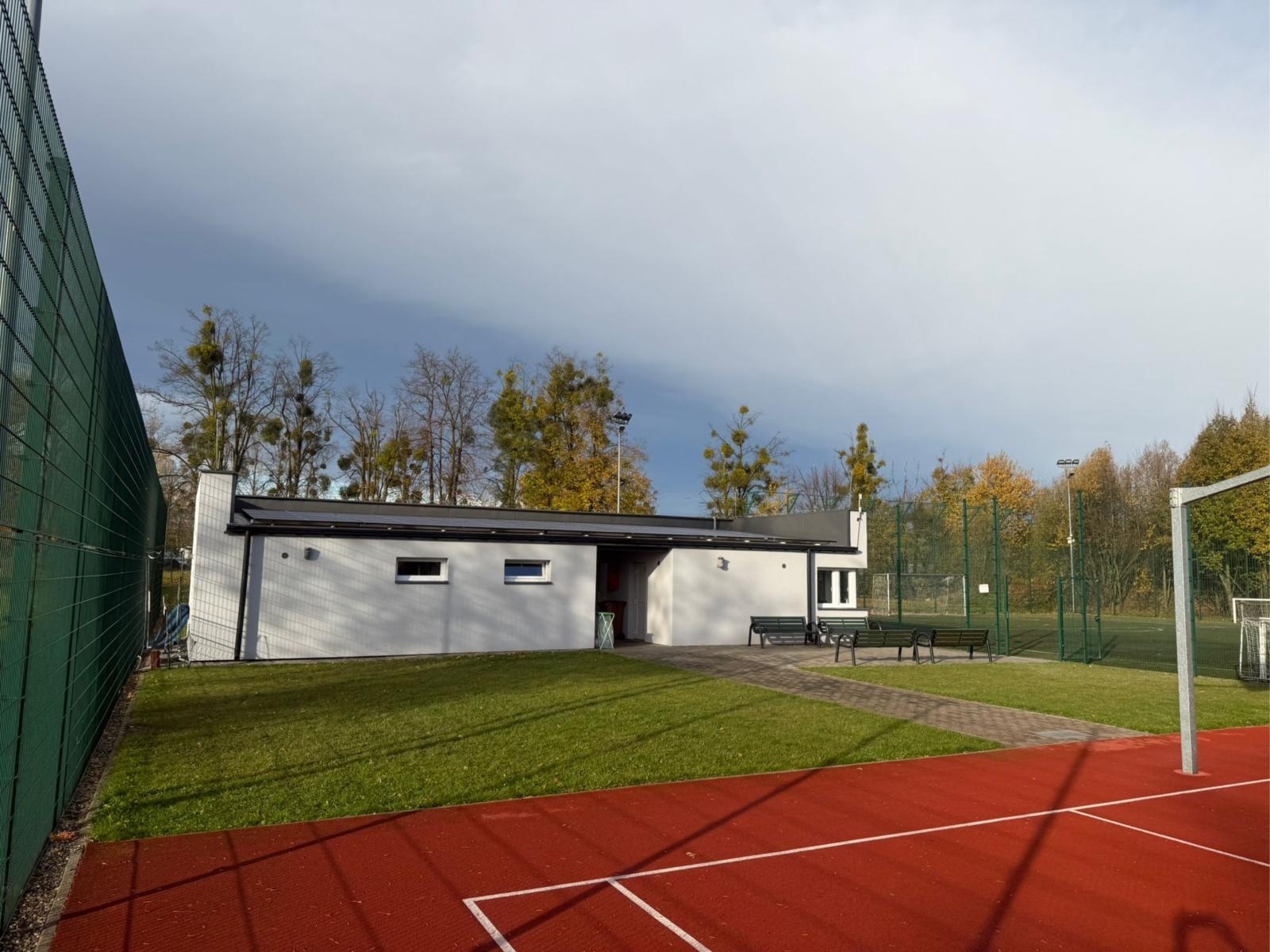 Zdjęcie w galerii na portalu naszwodzislaw.com: W Pszowie zakończył się projekt pn. Montaż instalacji OZE na budynkach użyteczności publicznej wiadomości z regionu