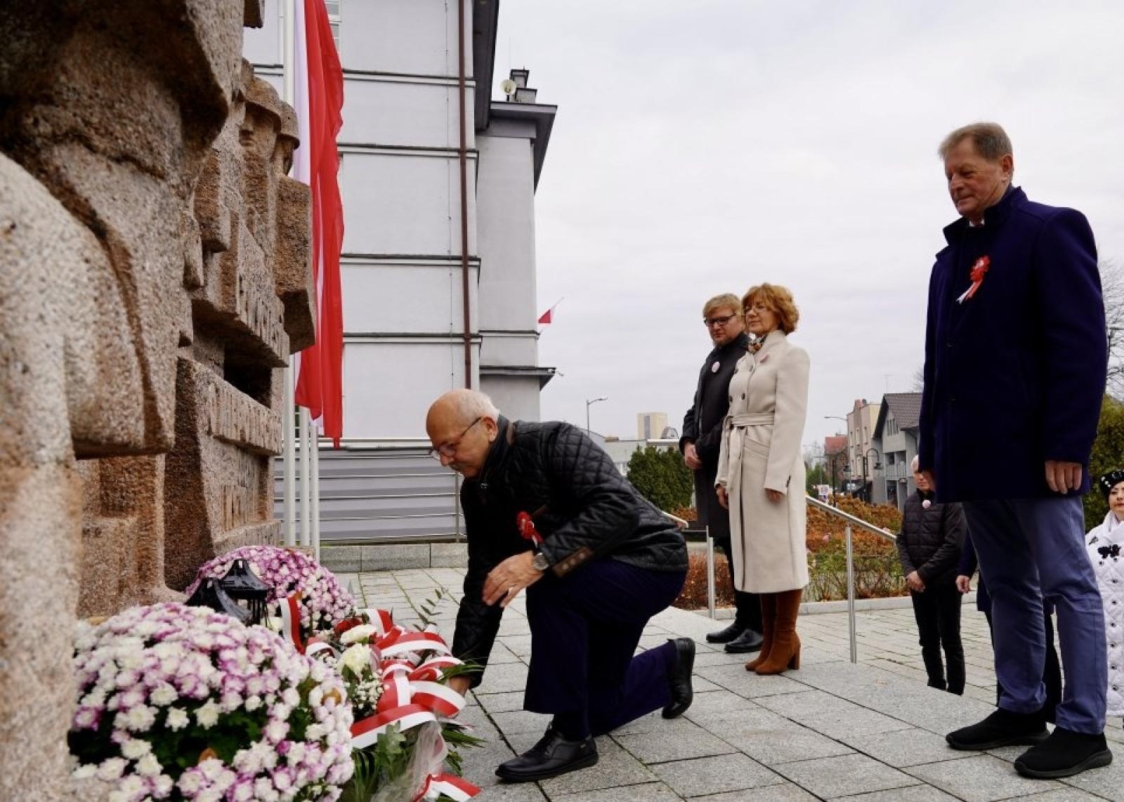 Zdjęcie w galerii na portalu naszwodzislaw.com: Miejskie obchody Święta Niepodległości w Rydułtowach [FOTO] wiadomości z regionu