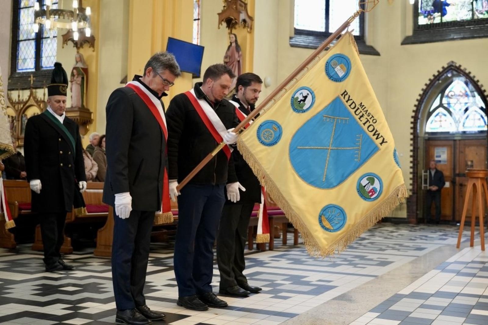 Zdjęcie w galerii na portalu naszwodzislaw.com: Miejskie obchody Święta Niepodległości w Rydułtowach [FOTO] wiadomości z regionu
