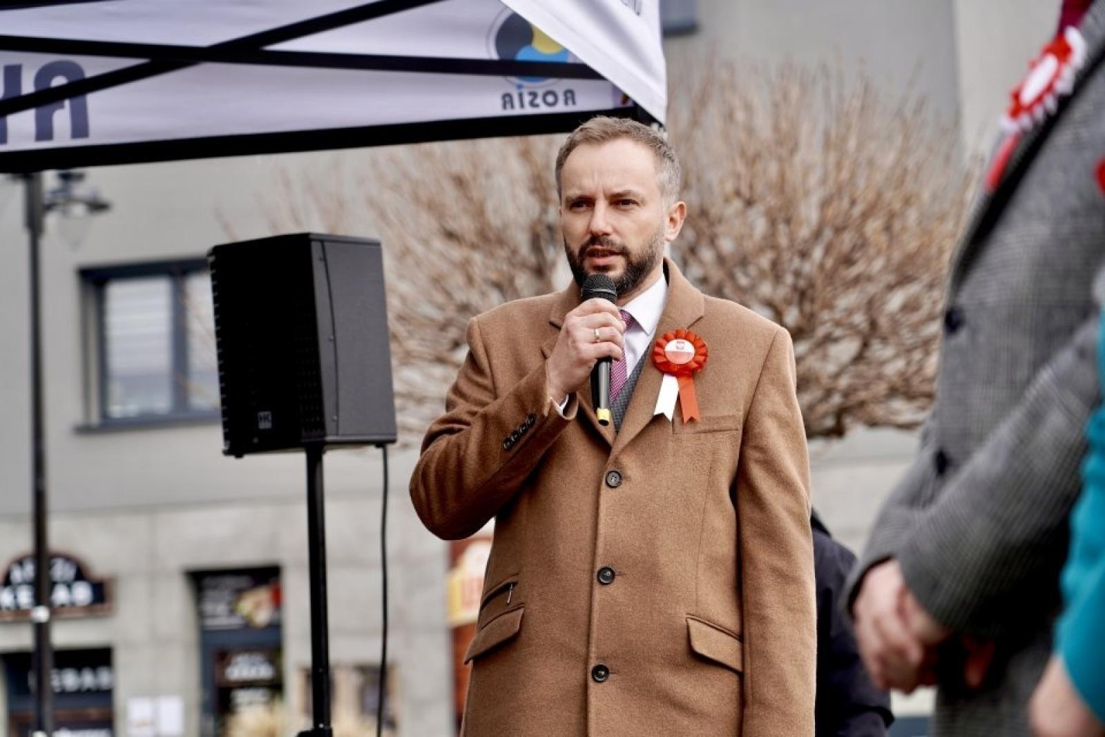 Zdjęcie w galerii na portalu naszwodzislaw.com: Miejskie obchody Święta Niepodległości w Rydułtowach [FOTO] wiadomości z regionu