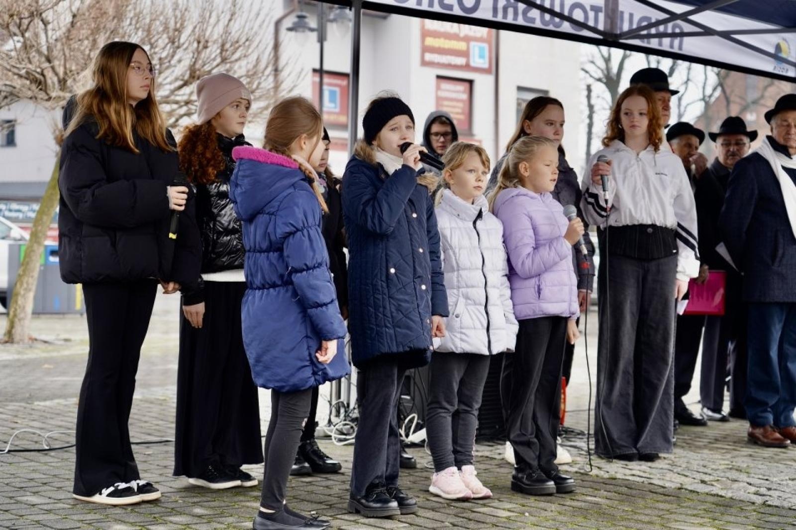 Zdjęcie w galerii na portalu naszwodzislaw.com: Miejskie obchody Święta Niepodległości w Rydułtowach [FOTO] wiadomości z regionu
