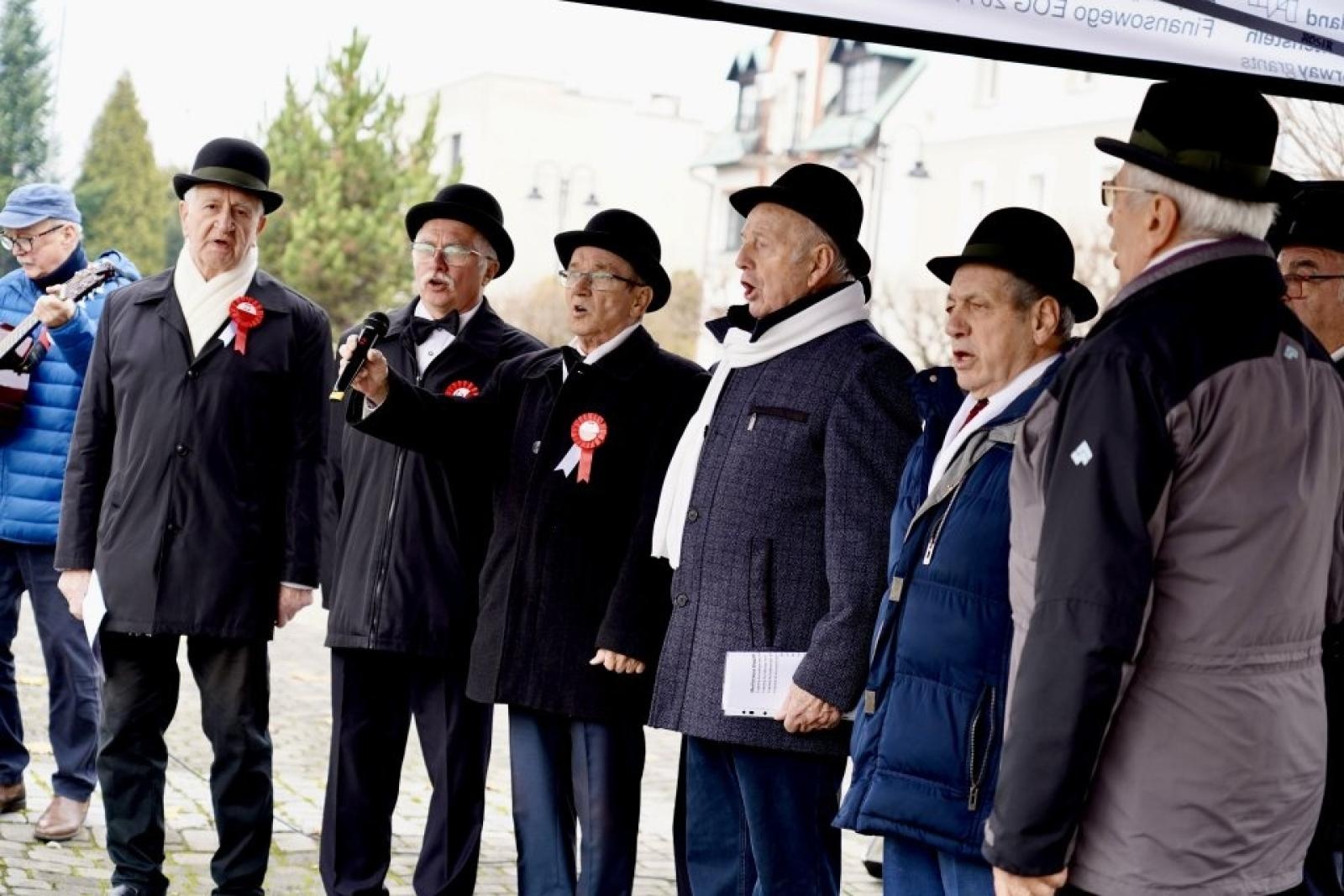 Zdjęcie w galerii na portalu naszwodzislaw.com: Miejskie obchody Święta Niepodległości w Rydułtowach [FOTO] wiadomości z regionu