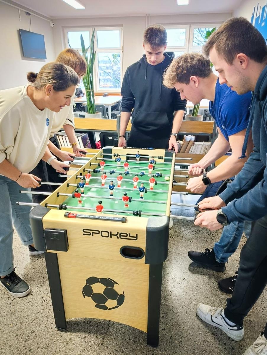 Zdjęcie w galerii na portalu naszwodzislaw.com: Międzynarodowy Dzień Studenta w raciborskiej ANS. Święto pełne energii, integracji i słodkich atrakcji wiadomości z regionu