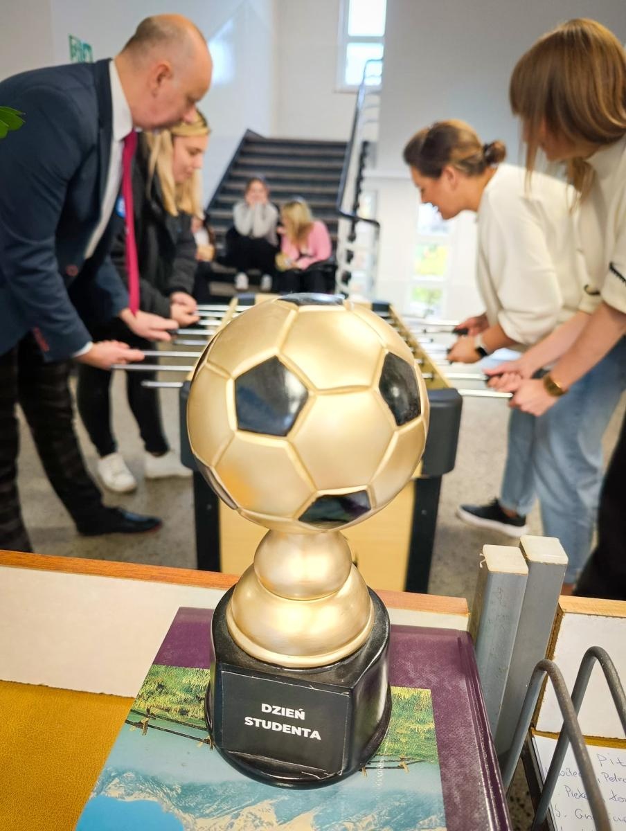 Zdjęcie w galerii na portalu naszwodzislaw.com: Międzynarodowy Dzień Studenta w raciborskiej ANS. Święto pełne energii, integracji i słodkich atrakcji wiadomości z regionu