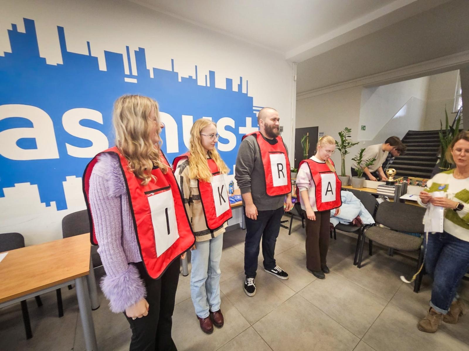 Zdjęcie w galerii na portalu naszwodzislaw.com: Międzynarodowy Dzień Studenta w raciborskiej ANS. Święto pełne energii, integracji i słodkich atrakcji wiadomości z regionu