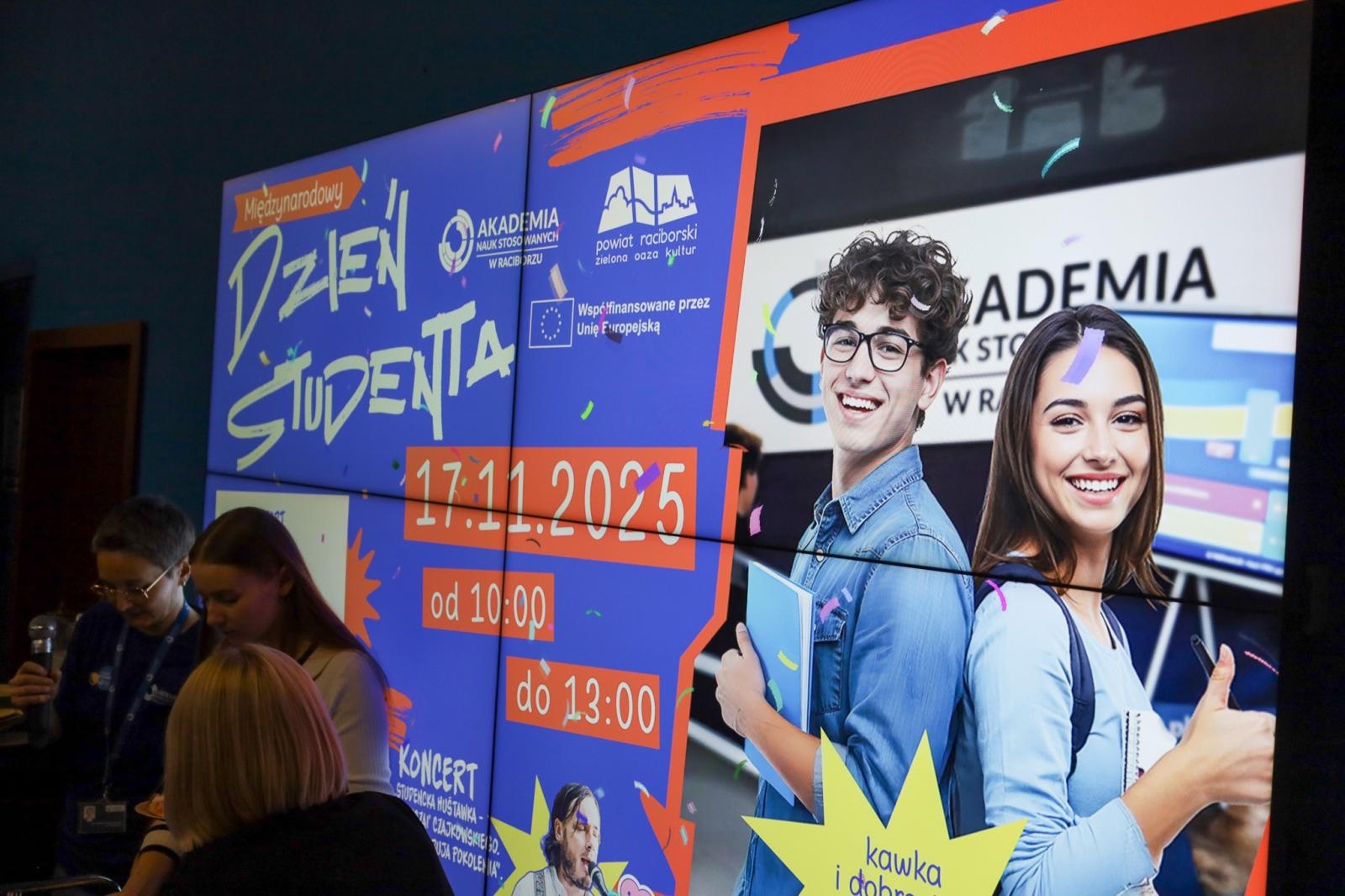 Zdjęcie w galerii na portalu naszwodzislaw.com: Międzynarodowy Dzień Studenta w raciborskiej ANS. Święto pełne energii, integracji i słodkich atrakcji wiadomości z regionu