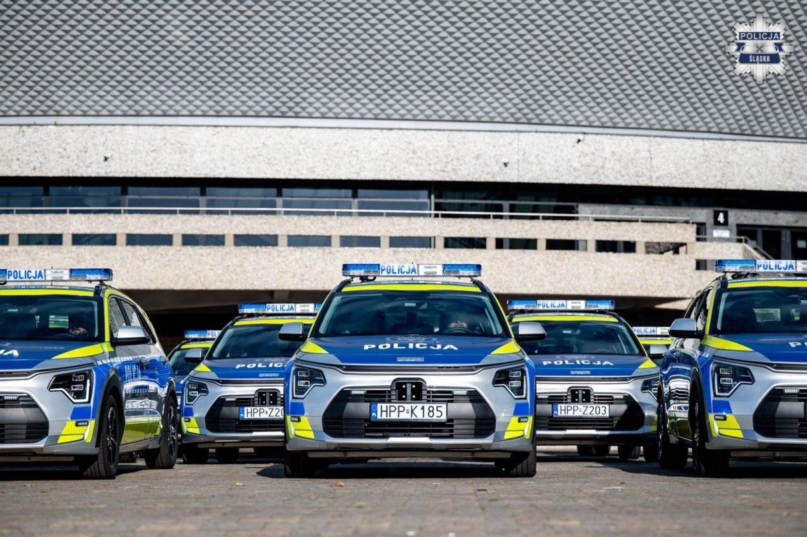 Zdjęcie w galerii na portalu naszwodzislaw.com: Nowy radiowóz zasilił flotę wodzisławskiej policji wiadomości z regionu