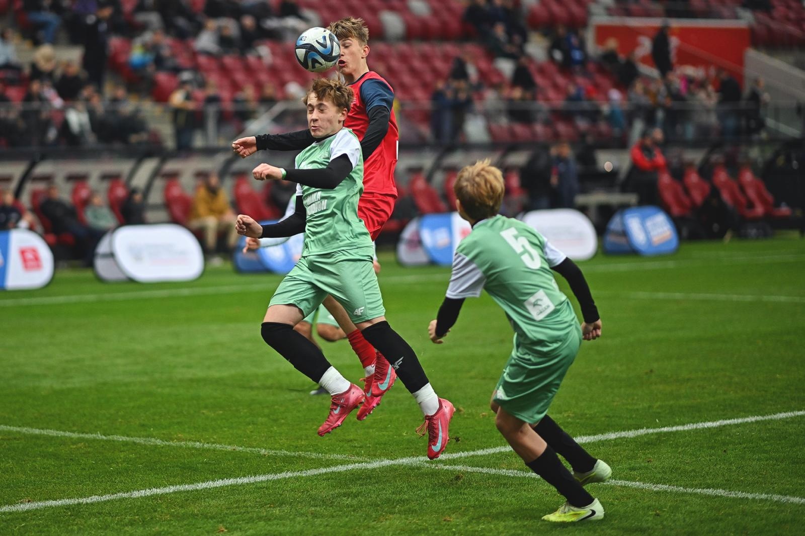 Zdjęcie w galerii na portalu naszwodzislaw.com: Z Orlika na Stadion. Znamy mistrzów Polski! Wielki finał na PGE Narodowym za nami wiadomości z regionu