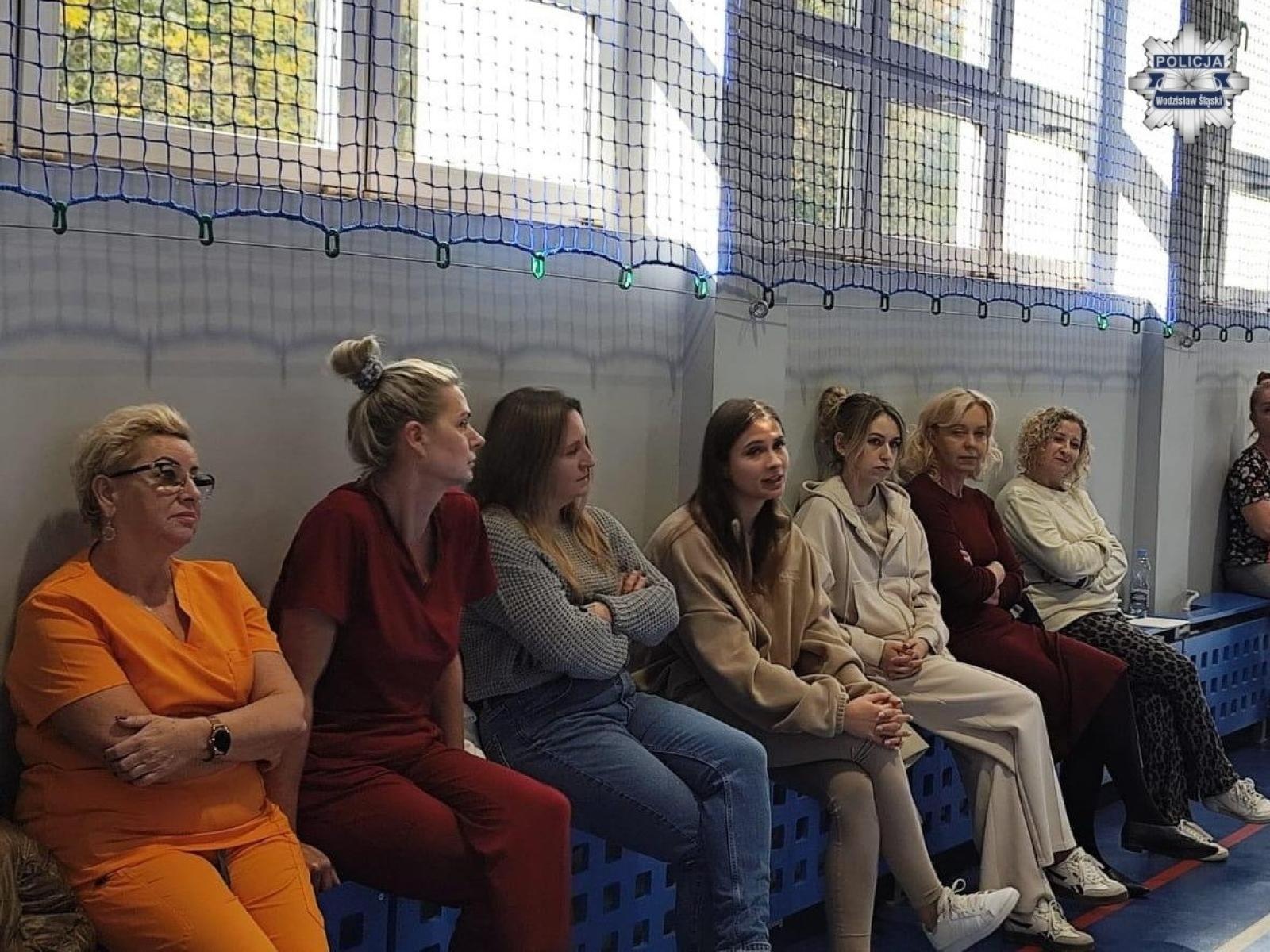 Zdjęcie w galerii na portalu naszwodzislaw.com: Szkolenie z samoobrony dla pracowników gorzyckiego WOLO wiadomości z regionu