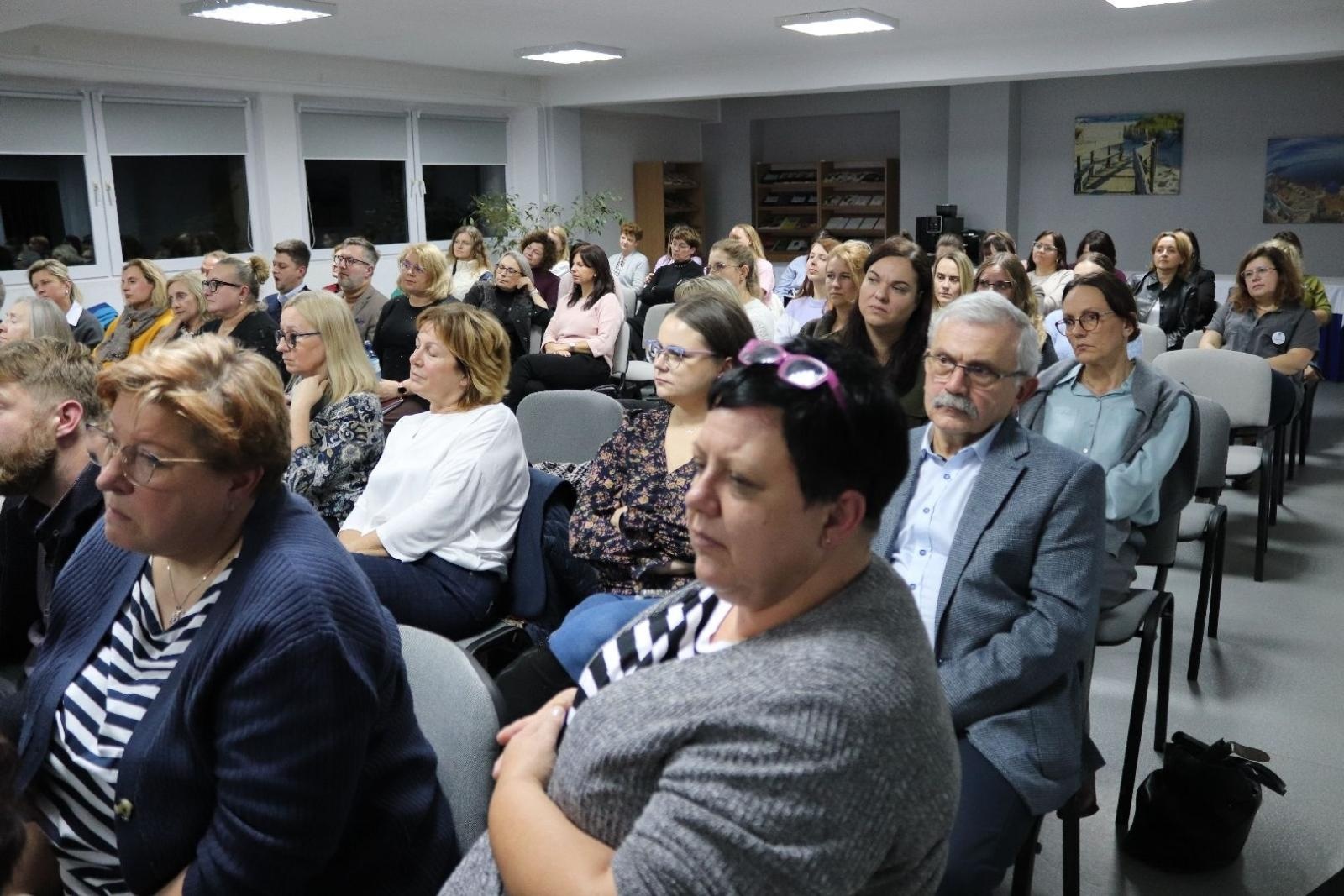 Zdjęcie w galerii na portalu naszwodzislaw.com: Edukacyjny PRzełom. Media, wizerunek, komunikacja wiadomości z regionu