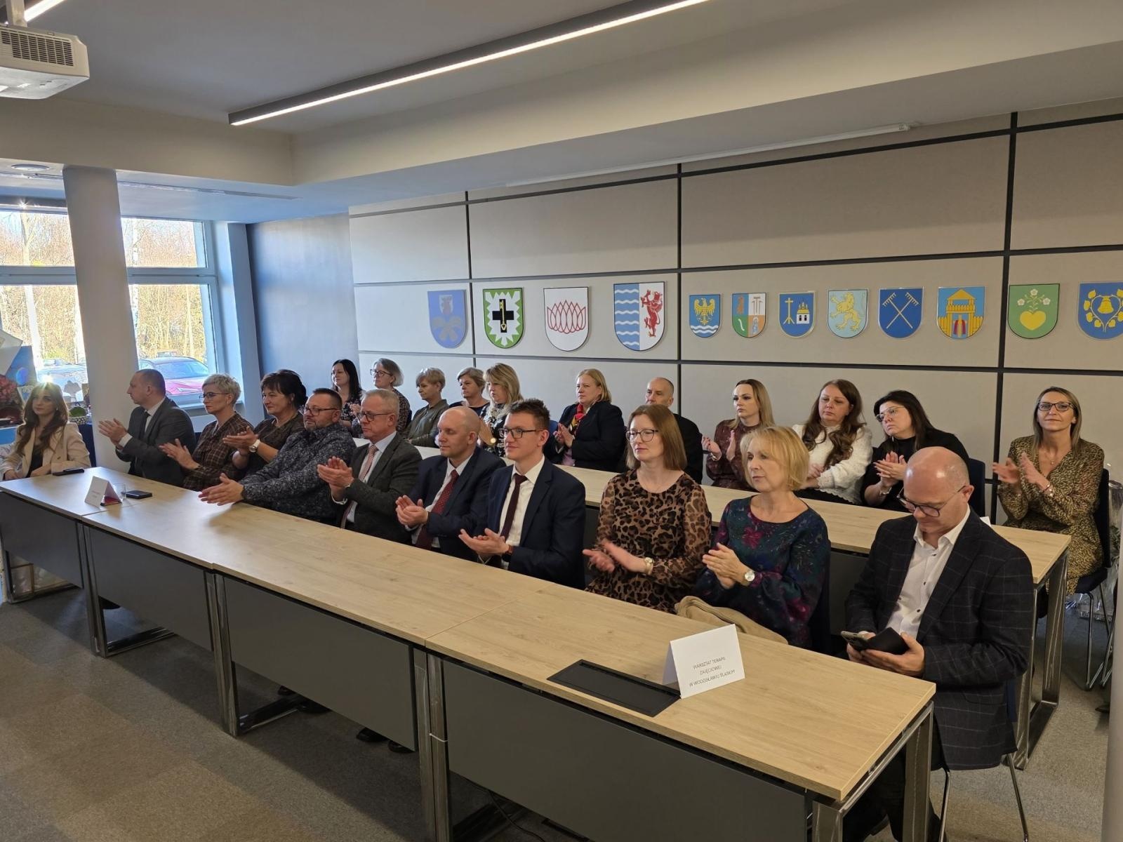 Zdjęcie w galerii na portalu naszwodzislaw.com: Pracownicy służb społecznych uhonorowani [FOTO] wiadomości z regionu