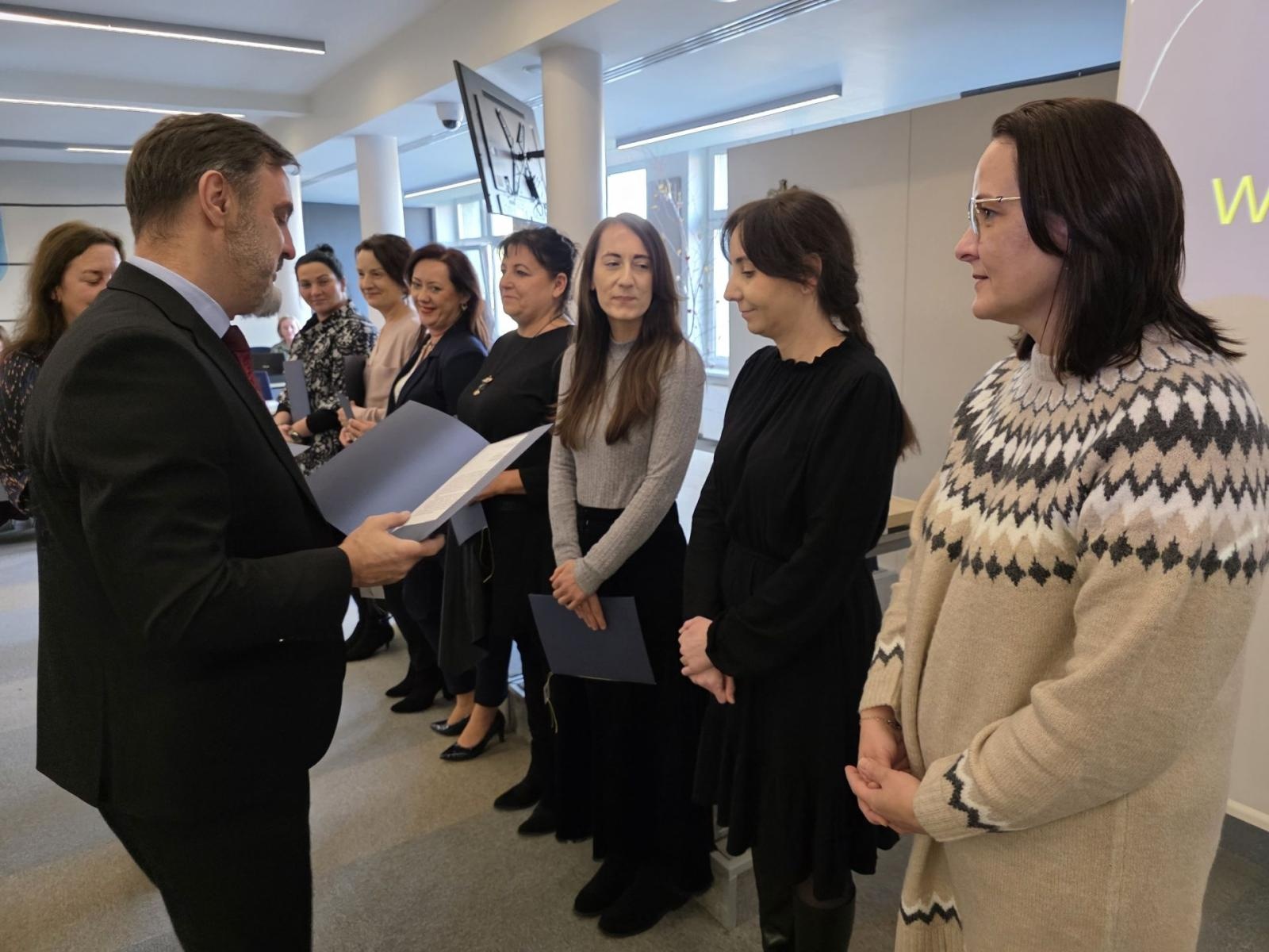 Zdjęcie w galerii na portalu naszwodzislaw.com: Pracownicy służb społecznych uhonorowani [FOTO] wiadomości z regionu