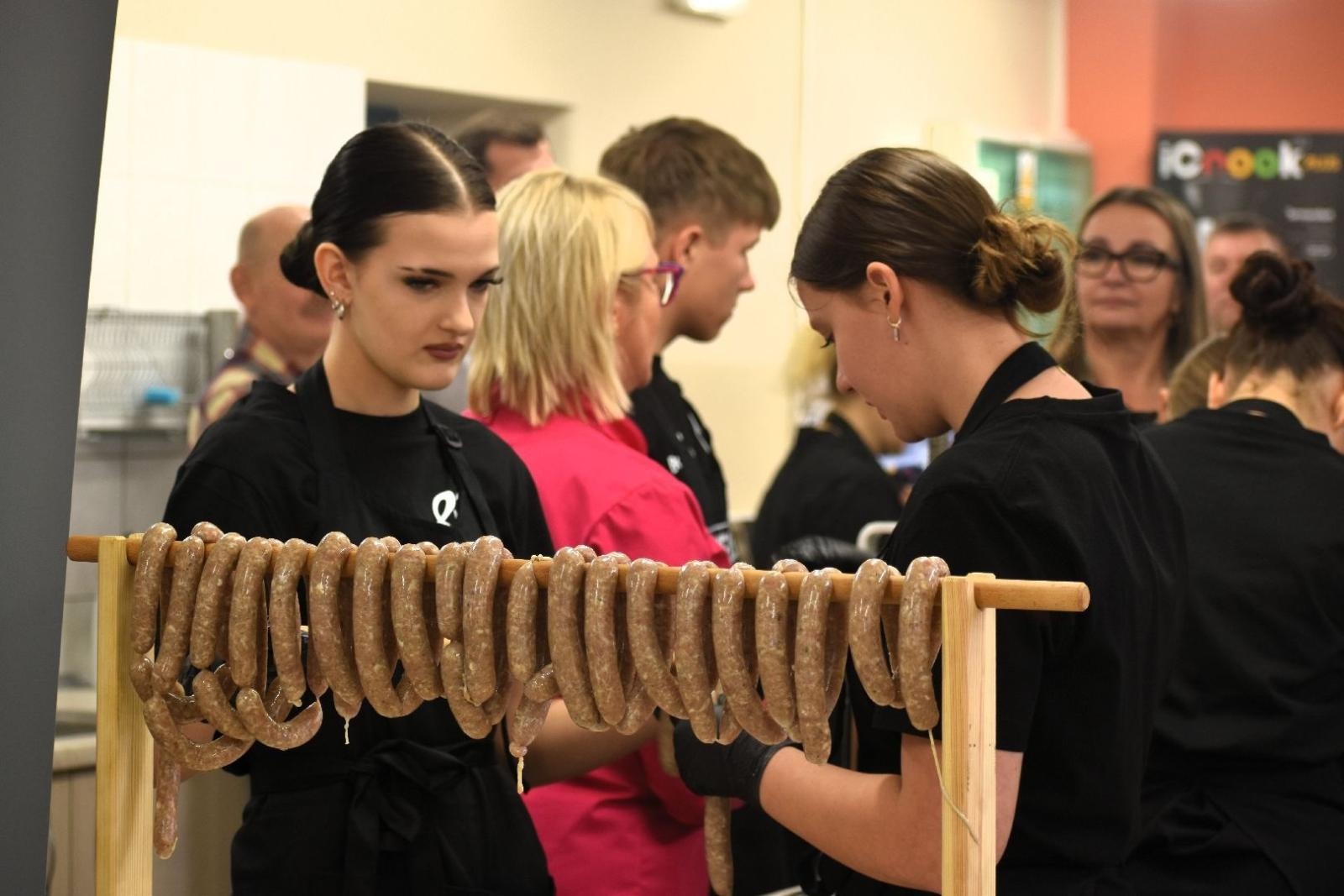 Zdjęcie w galerii na portalu naszwodzislaw.com: Kulinarne arcydzieła. Za nami Śląska Jesień Kulinarna [FOTO] wiadomości z regionu