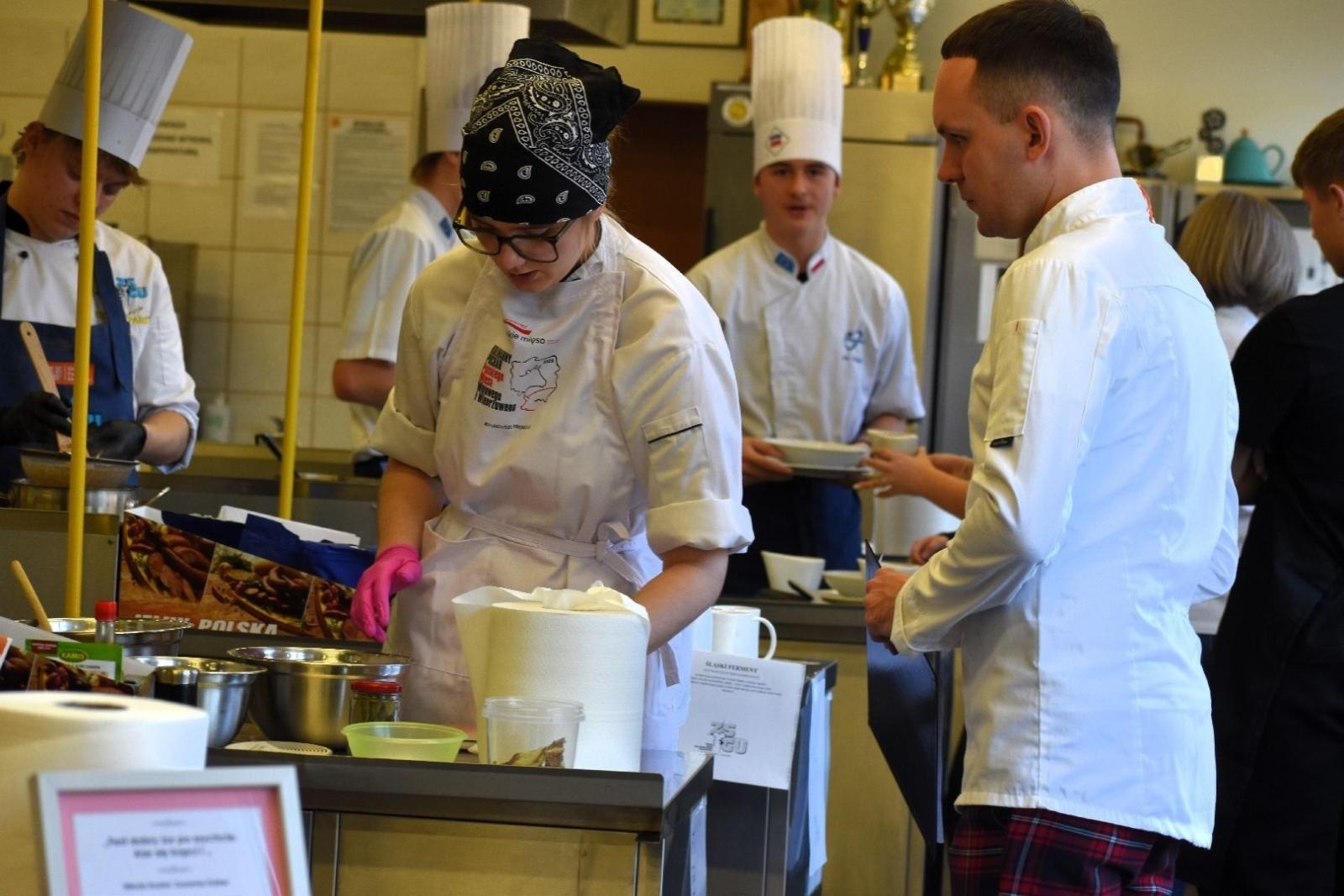 Zdjęcie w galerii na portalu naszwodzislaw.com: Kulinarne arcydzieła. Za nami Śląska Jesień Kulinarna [FOTO] wiadomości z regionu