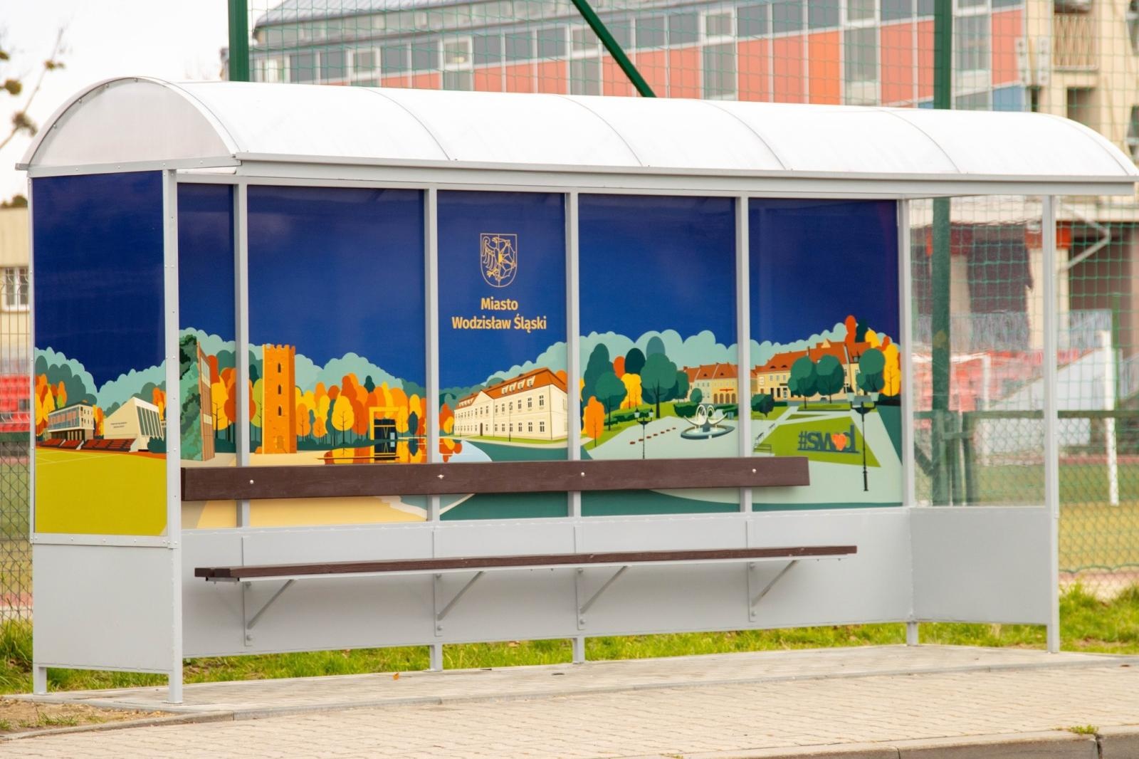 Zdjęcie w galerii na portalu naszwodzislaw.com: Nowy design na przystanku przy ul. Pszowskiej wiadomości z regionu