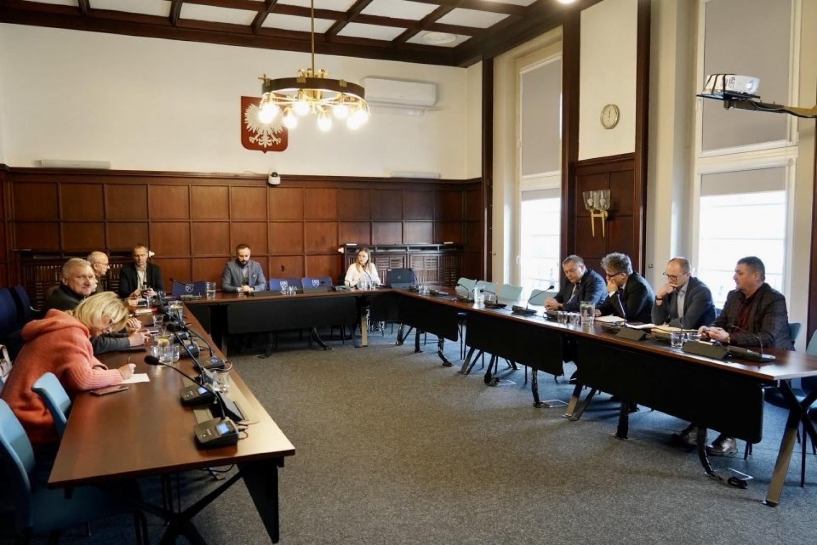 Zdjęcie w galerii na portalu naszwodzislaw.com: Rydułtowy: Regulacja Nacyny i zapożarowanie hałdy. Spotkania w magistracie wiadomości z regionu