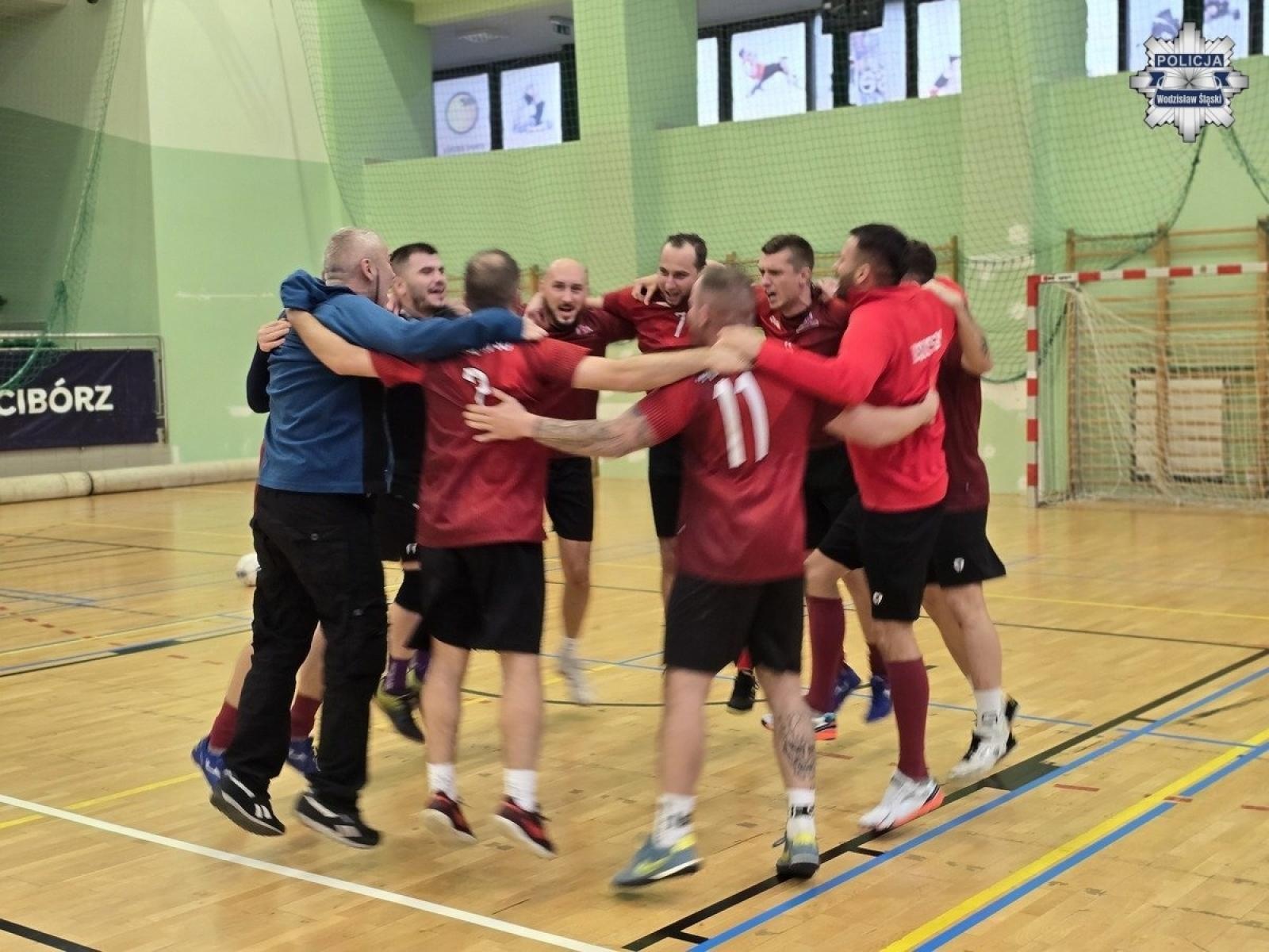 Zdjęcie w galerii na portalu naszwodzislaw.com: Mundurowi z Wodzisławia Śląskiego mistrzami Śląska wiadomości z regionu