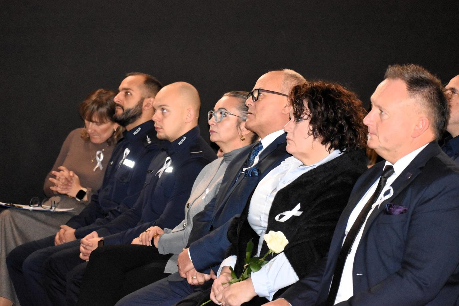 Zdjęcie w galerii na portalu naszwodzislaw.com: Wodzisław Śląski. Marsz białej wstążki przeszedł ulicami miasta [FOTO] wiadomości z regionu