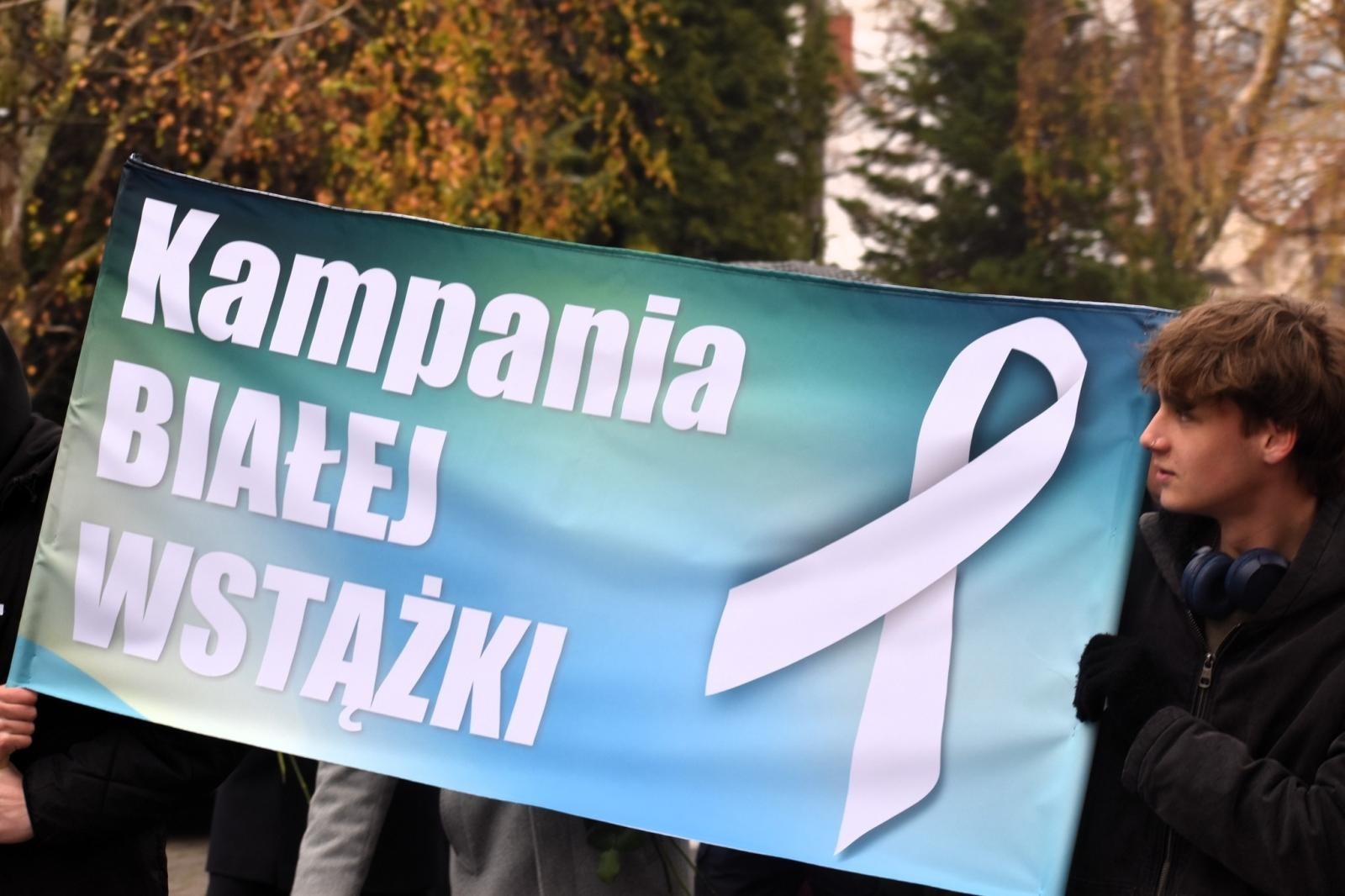 Zdjęcie w galerii na portalu naszwodzislaw.com: Wodzisław Śląski. Marsz białej wstążki przeszedł ulicami miasta [FOTO] wiadomości z regionu