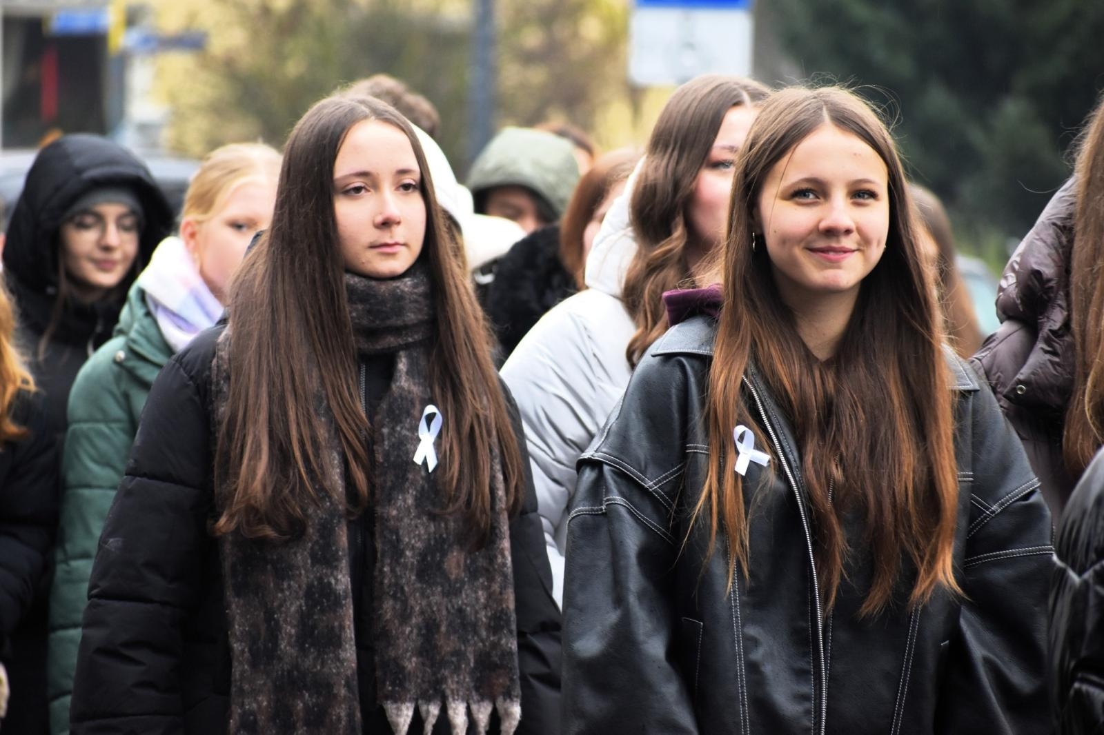 Zdjęcie w galerii na portalu naszwodzislaw.com: Wodzisław Śląski. Marsz białej wstążki przeszedł ulicami miasta [FOTO] wiadomości z regionu