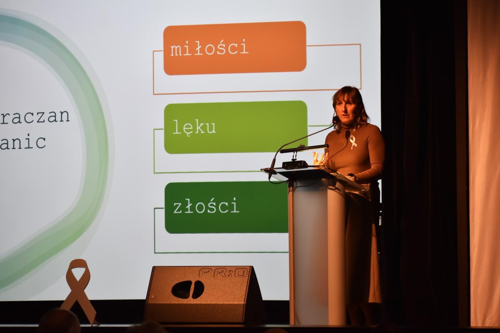 Zdjęcie w galerii na portalu naszwodzislaw.com: Wodzisław Śląski. Marsz białej wstążki przeszedł ulicami miasta [FOTO] wiadomości z regionu