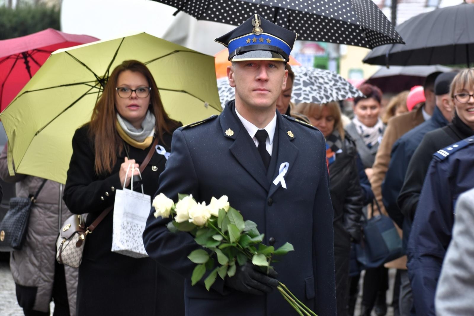 Zdjęcie w galerii na portalu naszwodzislaw.com: Wodzisław Śląski. Marsz białej wstążki przeszedł ulicami miasta [FOTO] wiadomości z regionu