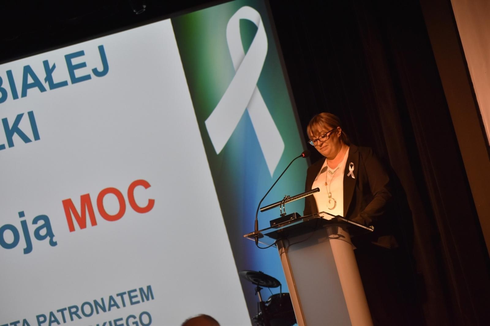 Zdjęcie w galerii na portalu naszwodzislaw.com: Wodzisław Śląski. Marsz białej wstążki przeszedł ulicami miasta [FOTO] wiadomości z regionu