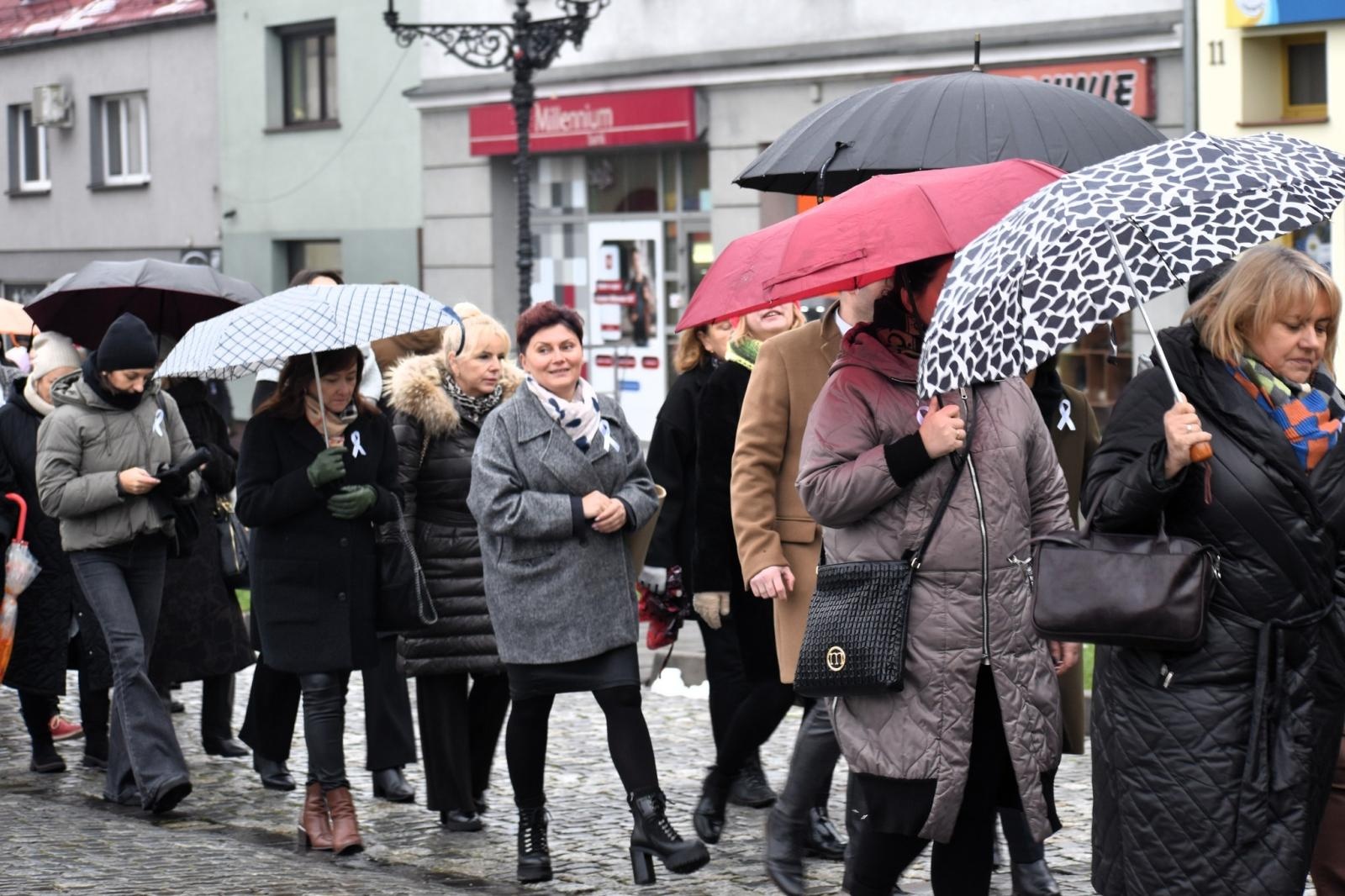 Zdjęcie w galerii na portalu naszwodzislaw.com: Wodzisław Śląski. Marsz białej wstążki przeszedł ulicami miasta [FOTO] wiadomości z regionu