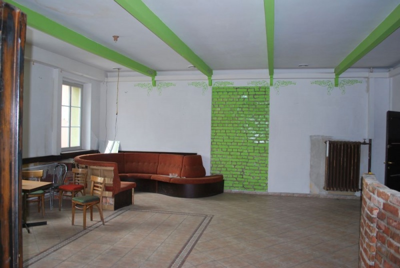 Zdjęcie w galerii na portalu naszwodzislaw.com: Ten lokal w rynku czeka na najemcę wiadomości z regionu