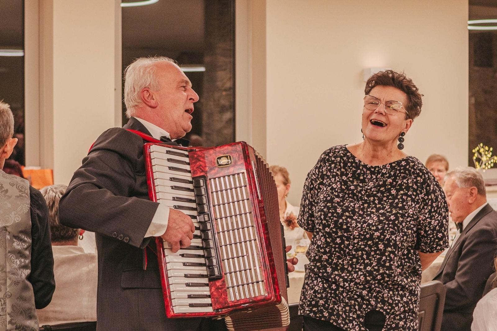 Zdjęcie w galerii na portalu naszwodzislaw.com: Gogołowa: Zespół wokalny Adagio świętował jubileusz 10-lecia [FOTO] wiadomości z regionu
