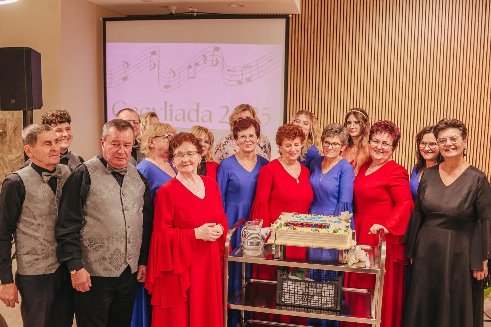 Zdjęcie w galerii na portalu naszwodzislaw.com: Gogołowa: Zespół wokalny Adagio świętował jubileusz 10-lecia [FOTO] wiadomości z regionu