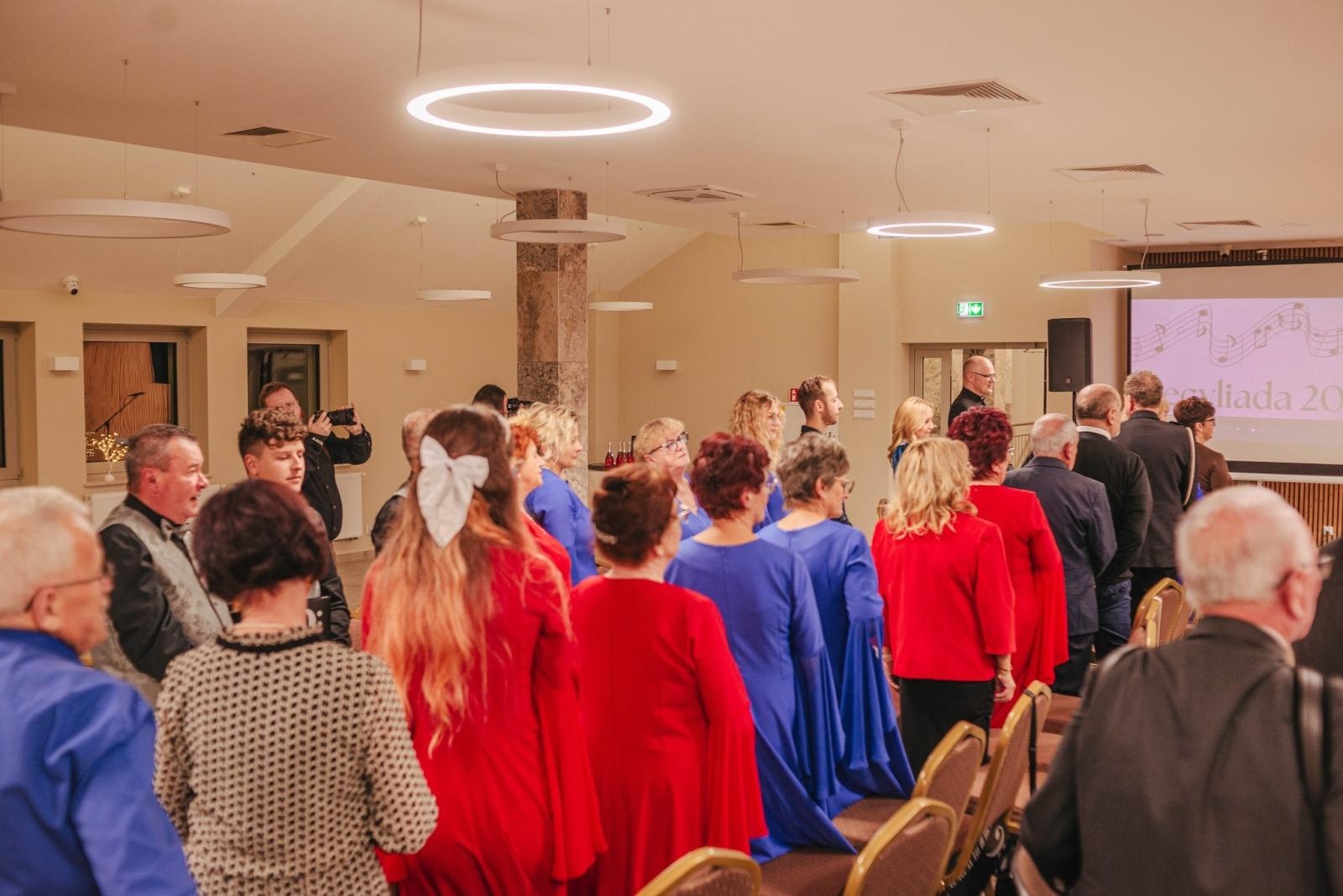 Zdjęcie w galerii na portalu naszwodzislaw.com: Gogołowa: Zespół wokalny Adagio świętował jubileusz 10-lecia [FOTO] wiadomości z regionu