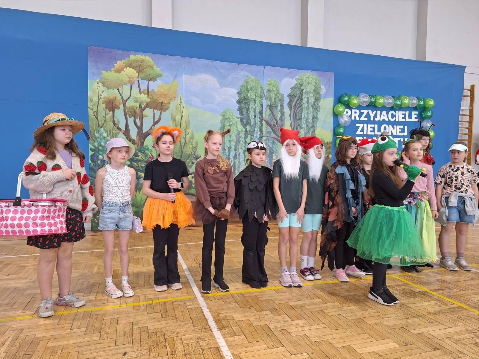 Zdjęcie w galerii na portalu naszwodzislaw.com: W szkole w Mszanie otwarto nową Zieloną Pracownie [FOTO] wiadomości z regionu