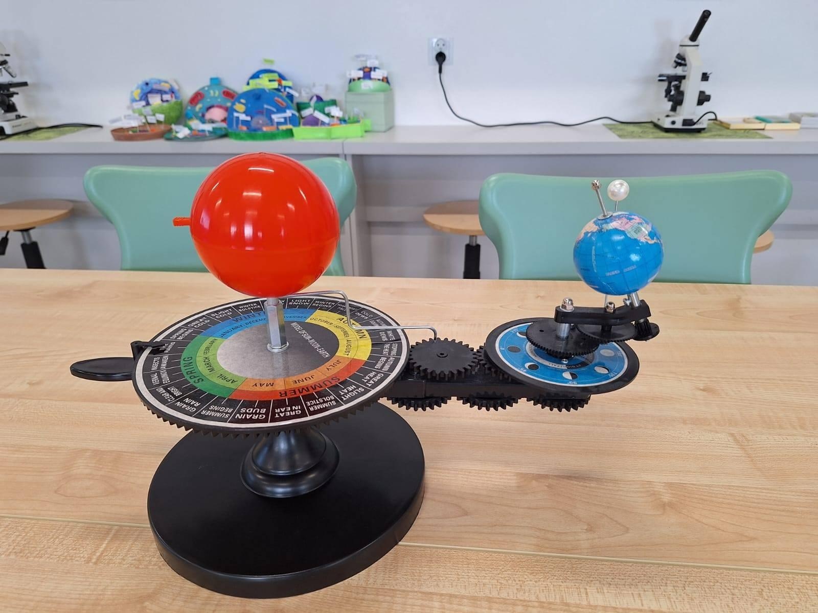 Zdjęcie w galerii na portalu naszwodzislaw.com: W szkole w Mszanie otwarto nową Zieloną Pracownie [FOTO] wiadomości z regionu