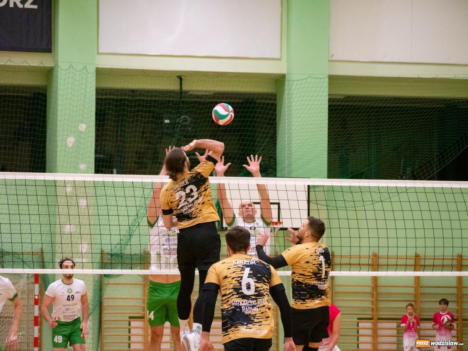 Zdjęcie w galerii na portalu naszwodzislaw.com: Siatkówka. Górnik Radlin ponownie lepszy [FOTO] wiadomości z regionu