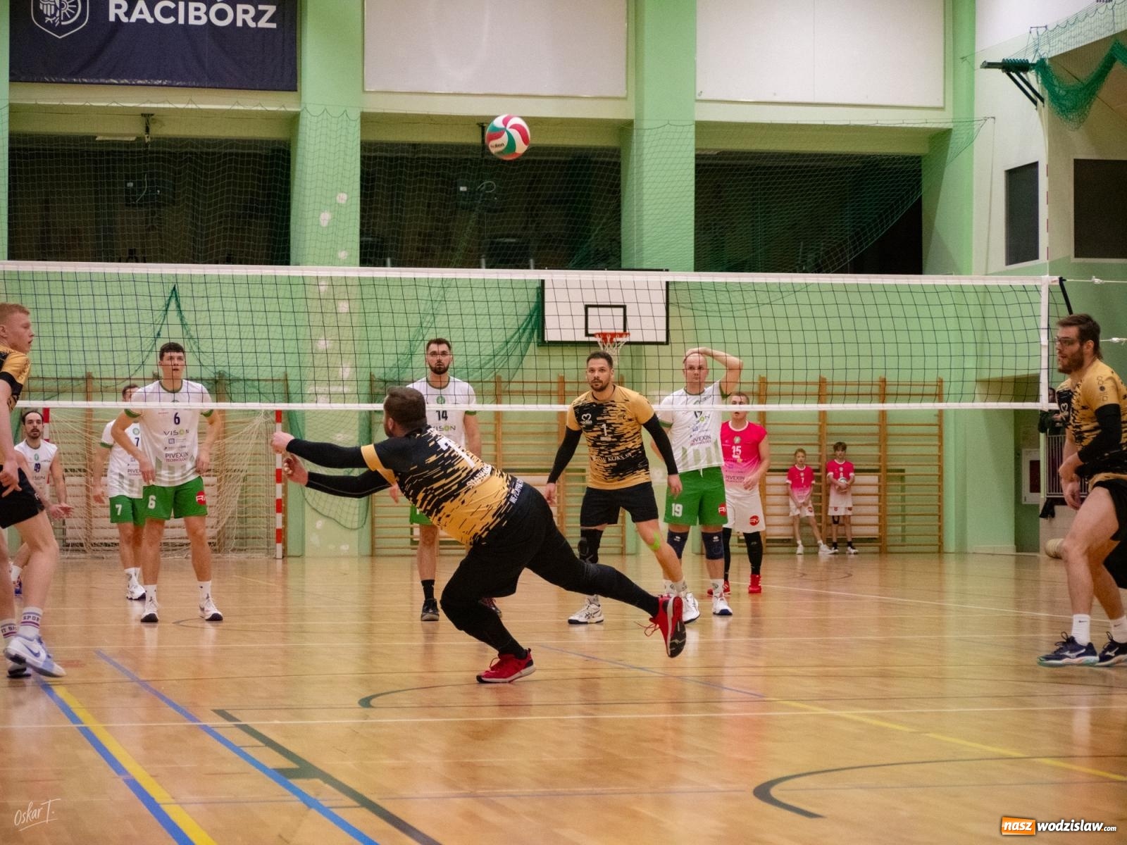 Zdjęcie w galerii na portalu naszwodzislaw.com: Siatkówka. Górnik Radlin ponownie lepszy [FOTO] wiadomości z regionu