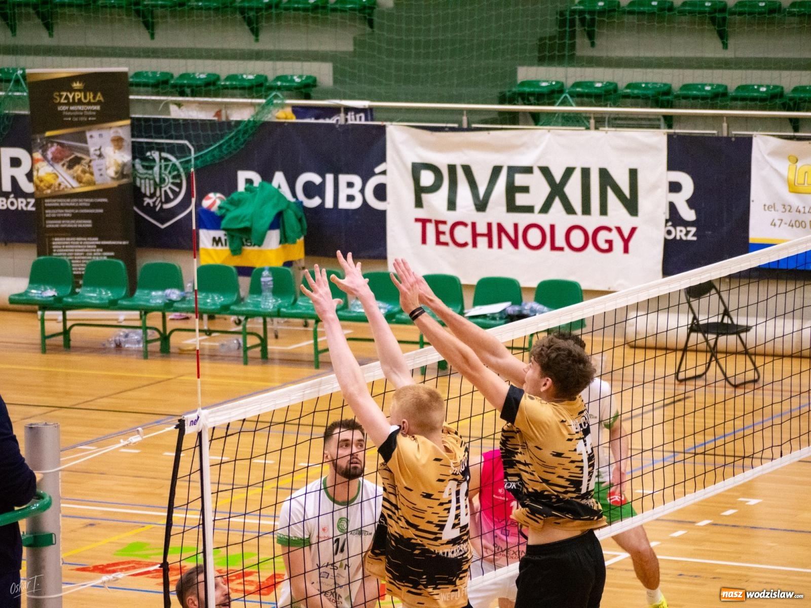 Zdjęcie w galerii na portalu naszwodzislaw.com: Siatkówka. Górnik Radlin ponownie lepszy [FOTO] wiadomości z regionu